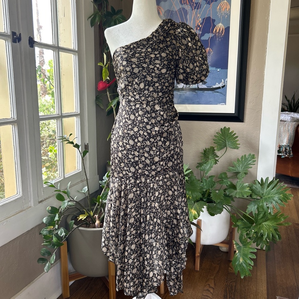 Astr One-Shoulder Black Floral Midi Dress